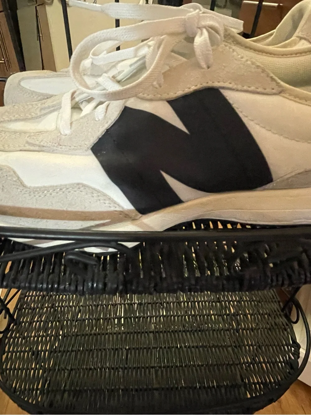Women’s NB Casual Lace-Up Sneaker in Crème and Black. Size 7
